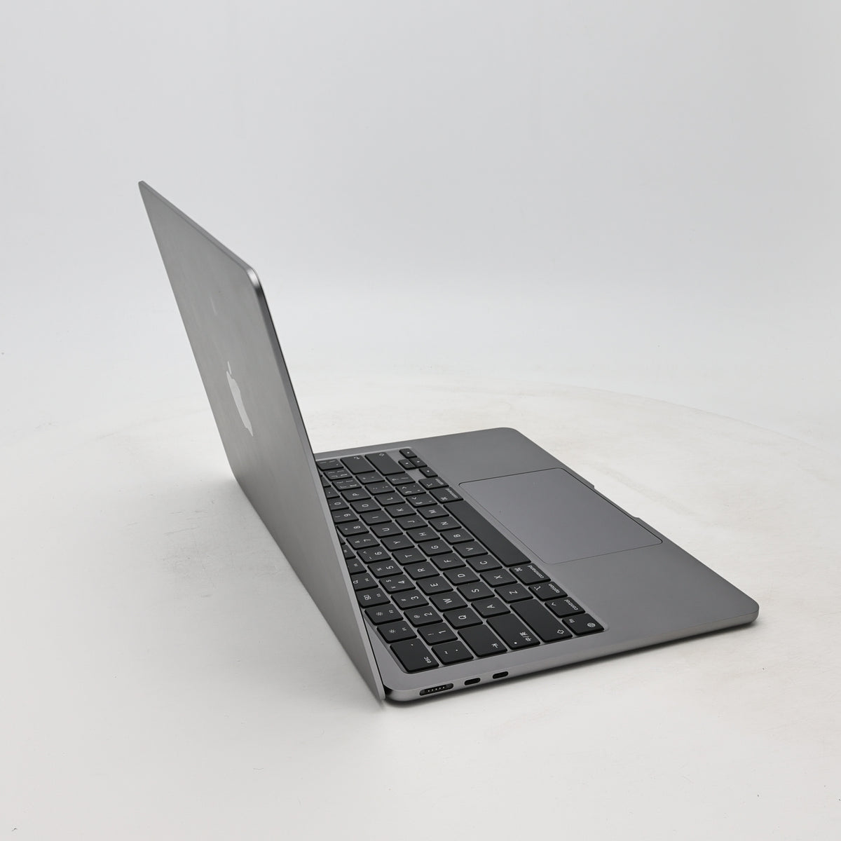 95新 Apple MacBook Air 22年 13寸 M2（8+10核） 8G RAM 512G SSD 深空灰色