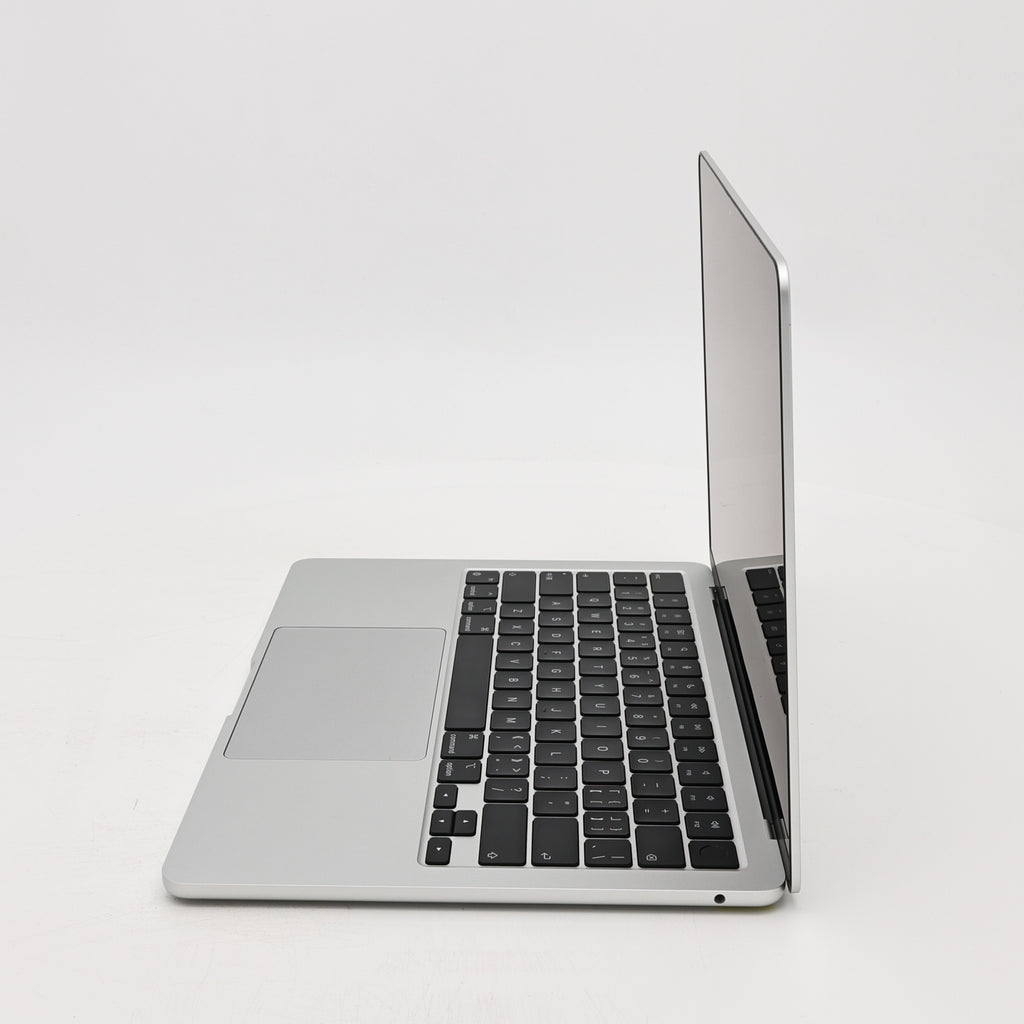 95新 Apple MacBook Air 22年 13寸 M2（8+8核） 8G RAM 256G SSD 銀色