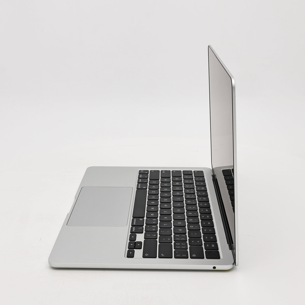 95新 Apple MacBook Air 22年 13寸 M2（8+8核） 8G RAM 256G SSD 銀色