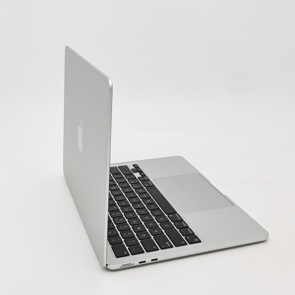 95新 Apple MacBook Air 22年 13寸 M2（8+8核） 8G RAM 256G SSD 銀色