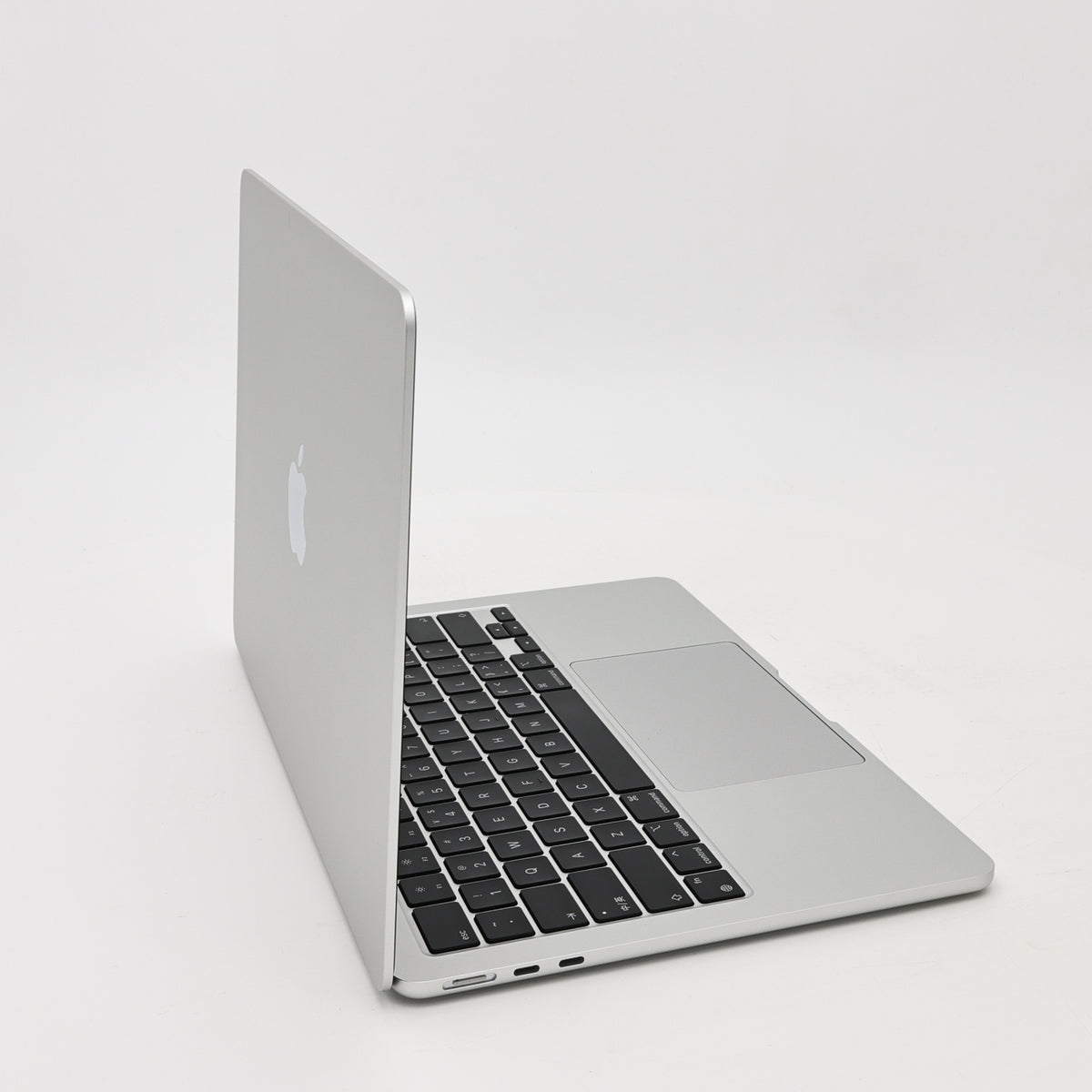 95新 Apple MacBook Air 22年 13寸 M2（8+8核） 8G RAM 256G SSD 銀色