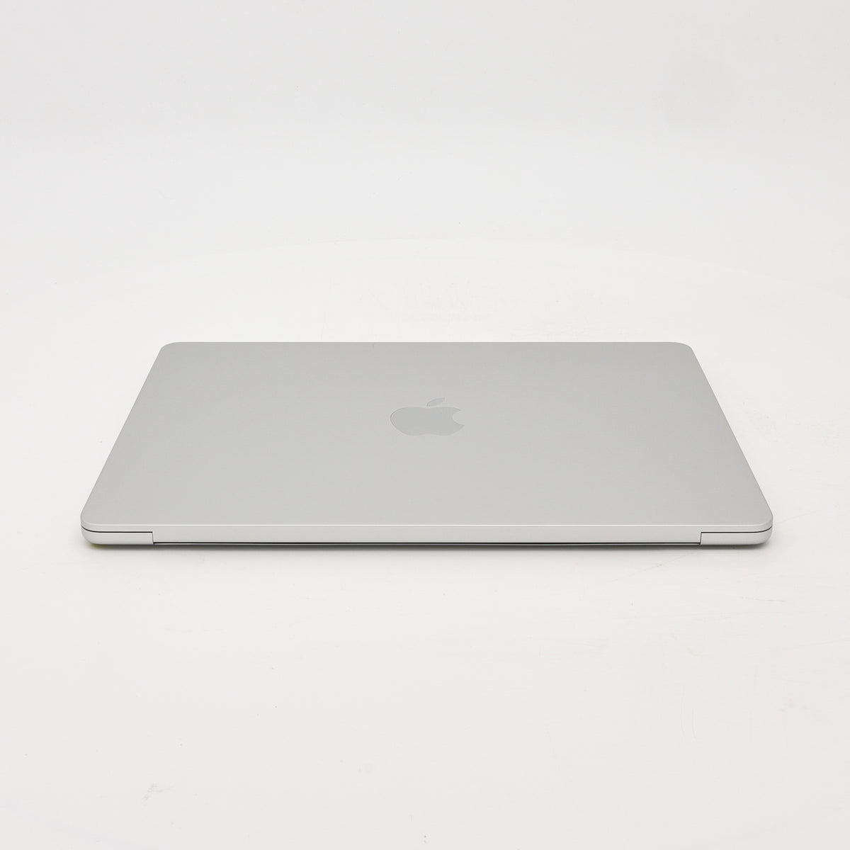 95新 Apple MacBook Air 22年 13寸 M2（8+8核） 8G RAM 256G SSD 銀色