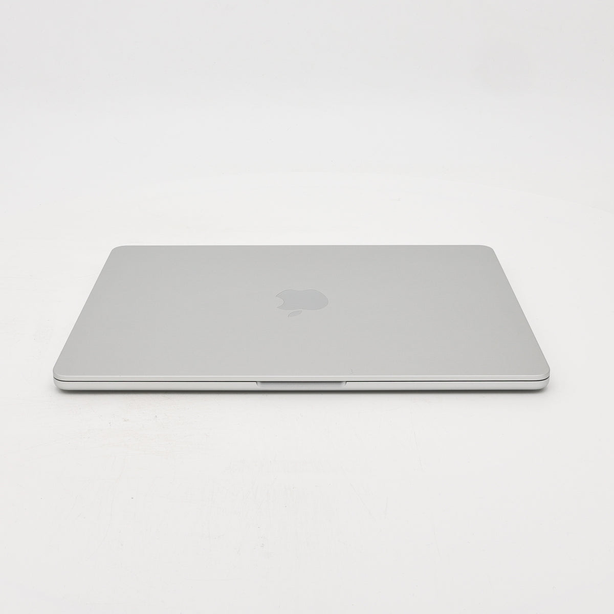 95新 Apple MacBook Air 22年 13寸 M2（8+8核） 8G RAM 256G SSD 銀色