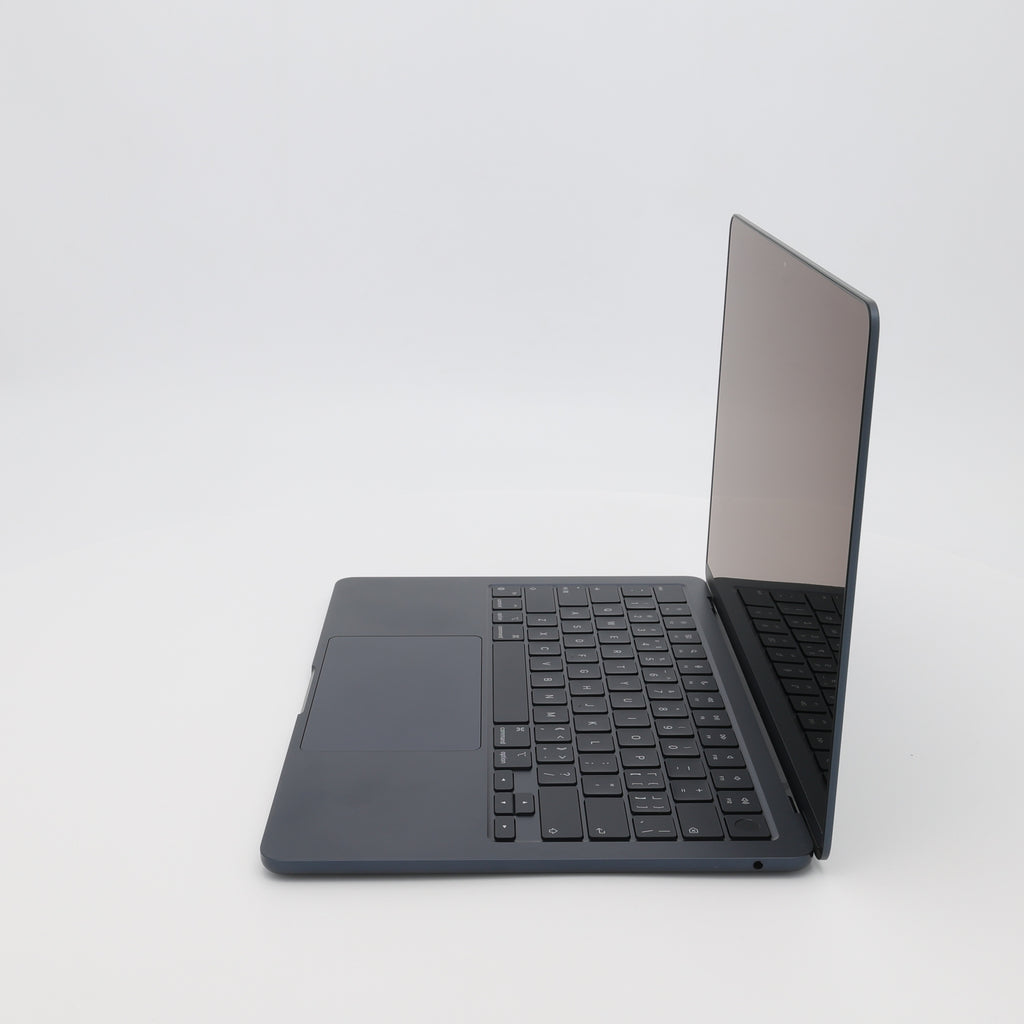 99新 Apple MacBook Air 22年 13寸 M2（8+8核） 8G RAM 256G SSD 午夜色