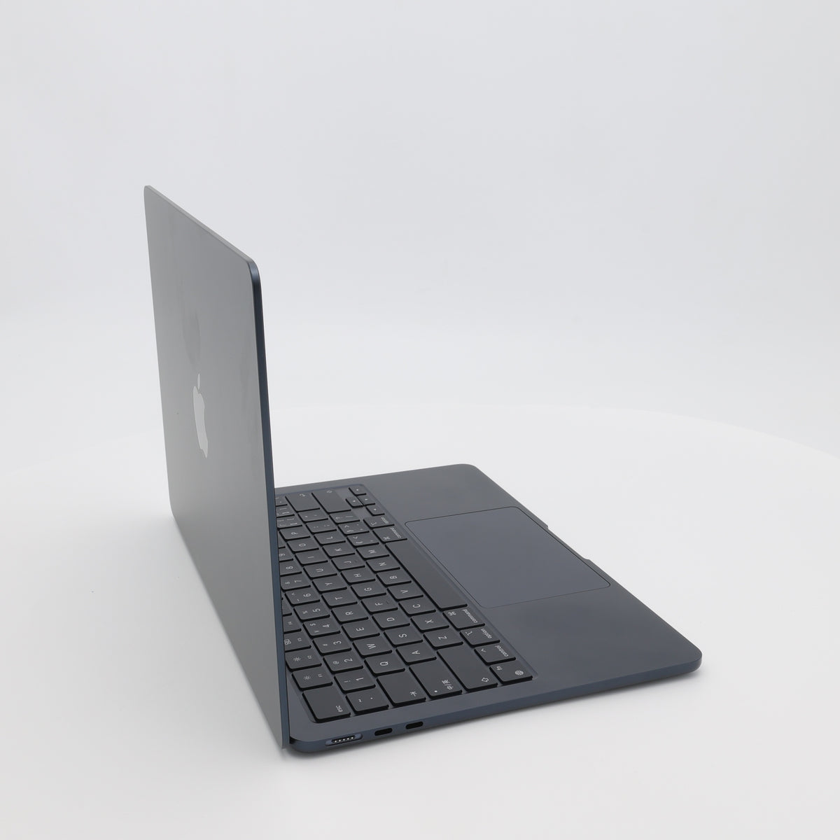 99新 Apple MacBook Air 22年 13寸 M2（8+8核） 8G RAM 256G SSD 午夜色