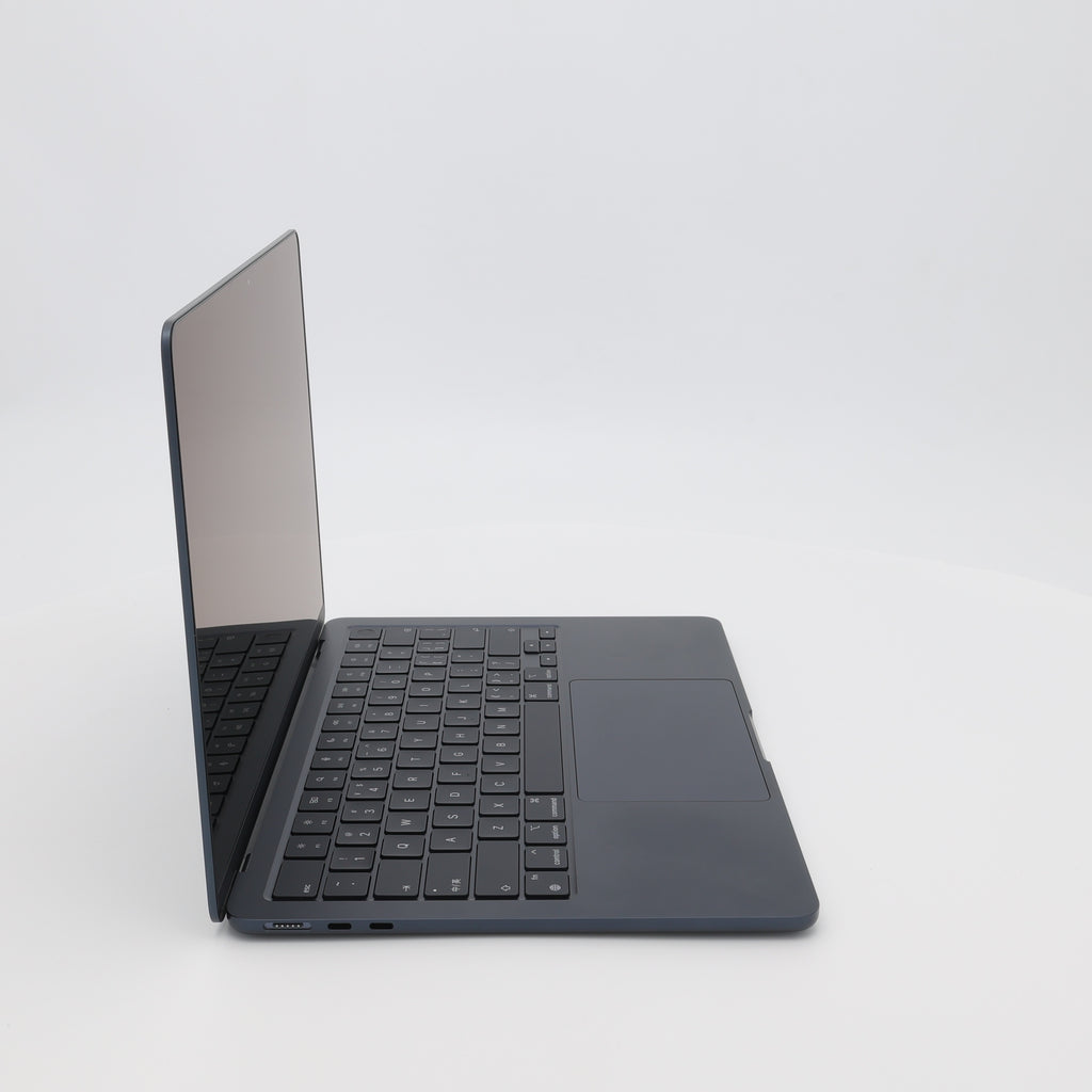 99新 Apple MacBook Air 22年 13寸 M2（8+8核） 8G RAM 256G SSD 午夜色