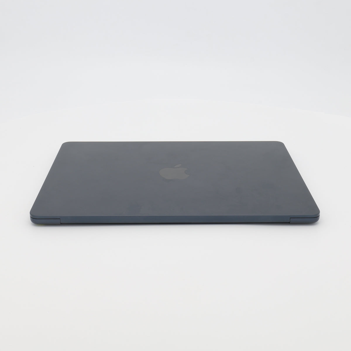 99新 Apple MacBook Air 22年 13寸 M2（8+8核） 8G RAM 256G SSD 午夜色