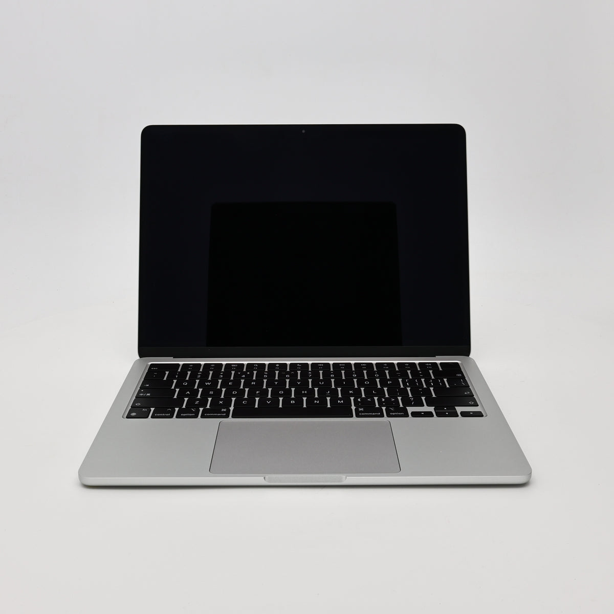 95新 Apple MacBook Air 22年 13寸 M2（8+8核） 8G RAM 256G SSD 銀色