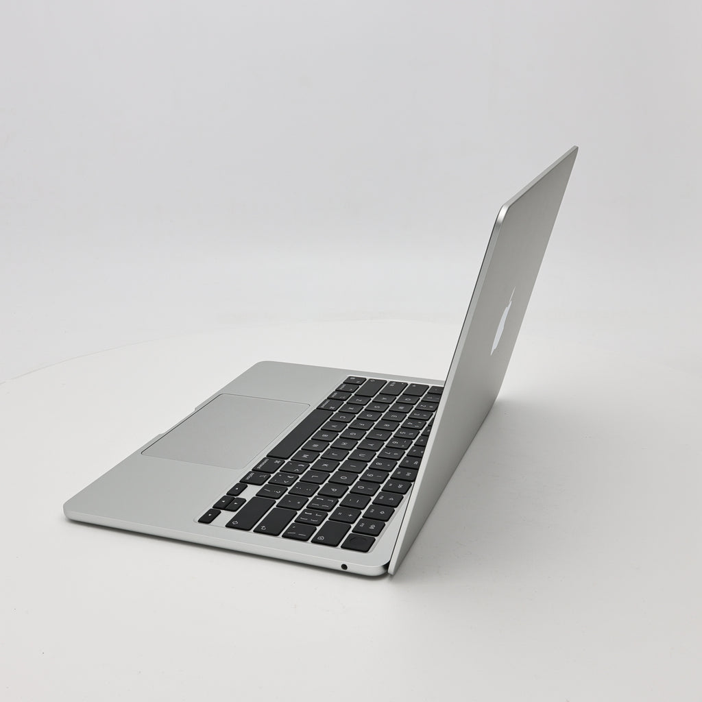 95新 Apple MacBook Air 22年 13寸 M2（8+8核） 8G RAM 256G SSD 銀色