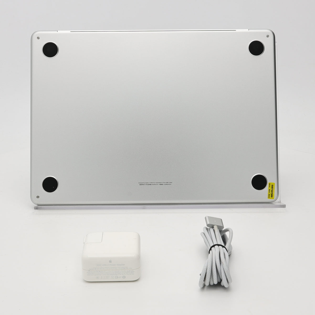 95新 Apple MacBook Air 22年 13寸 M2（8+8核） 8G RAM 256G SSD 銀色