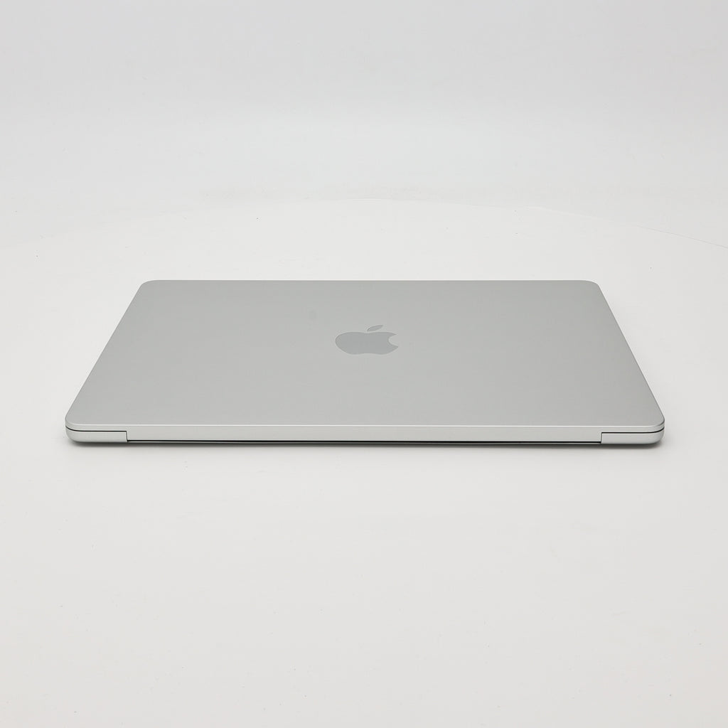 95新 Apple MacBook Air 22年 13寸 M2（8+8核） 8G RAM 256G SSD 銀色