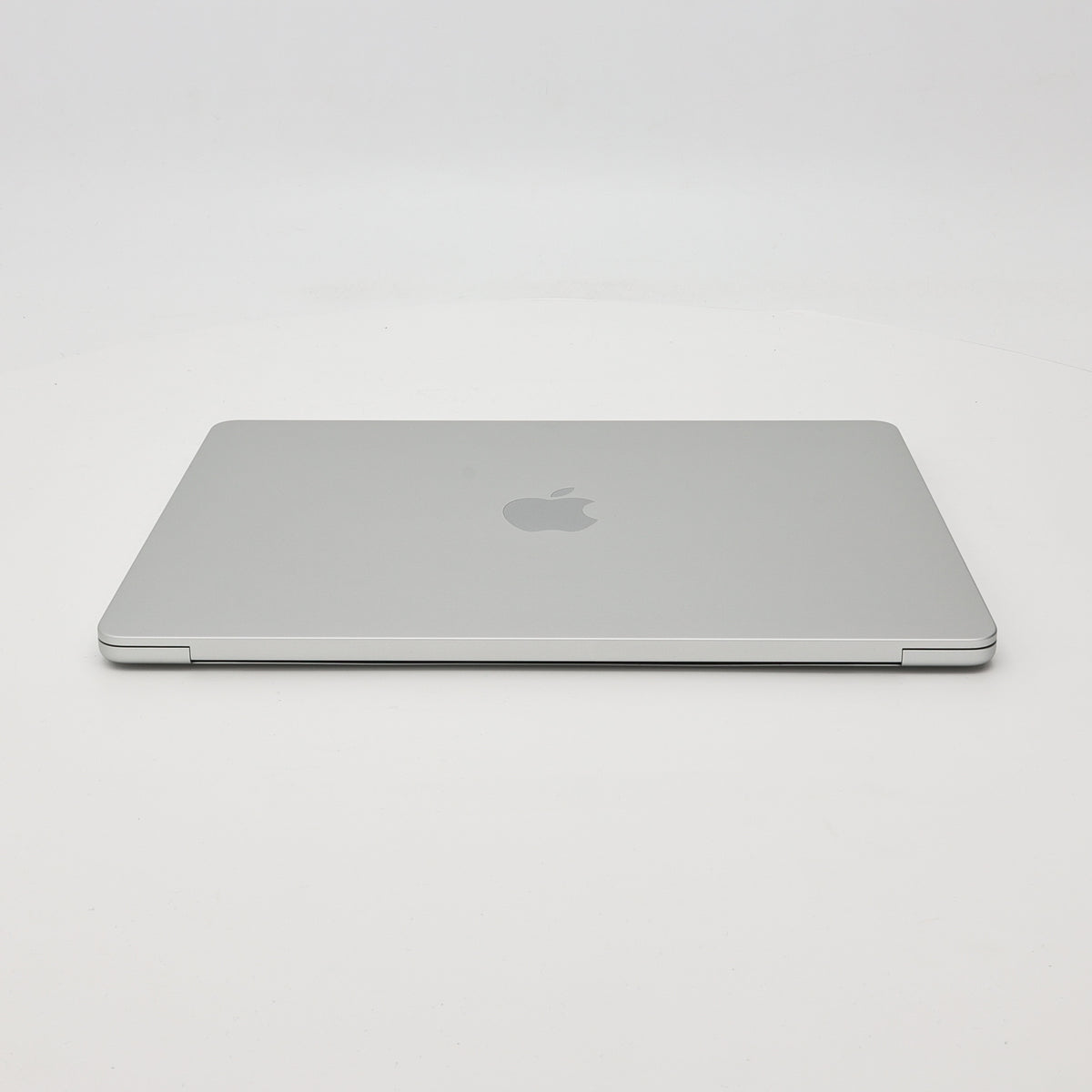 95新 Apple MacBook Air 22年 13寸 M2（8+8核） 8G RAM 256G SSD 銀色