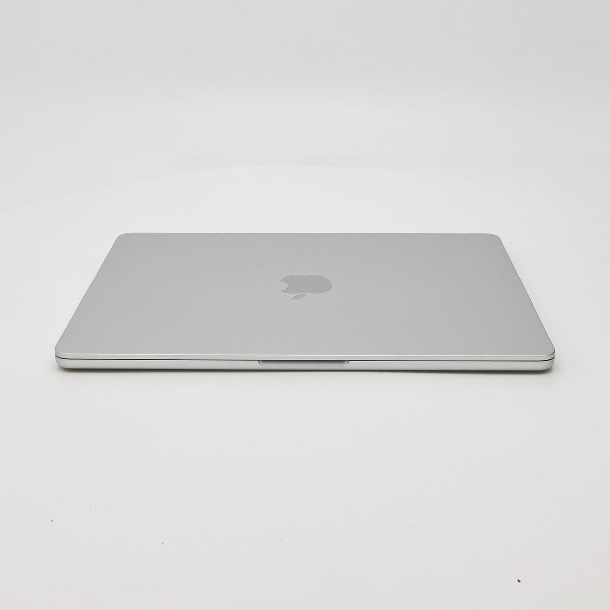 95新 Apple MacBook Air 22年 13寸 M2（8+8核） 8G RAM 256G SSD 銀色