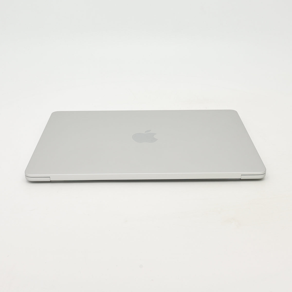 99新 Apple MacBook Air 22年 13寸 M2（8+10核） 8G RAM 512G SSD 銀色
