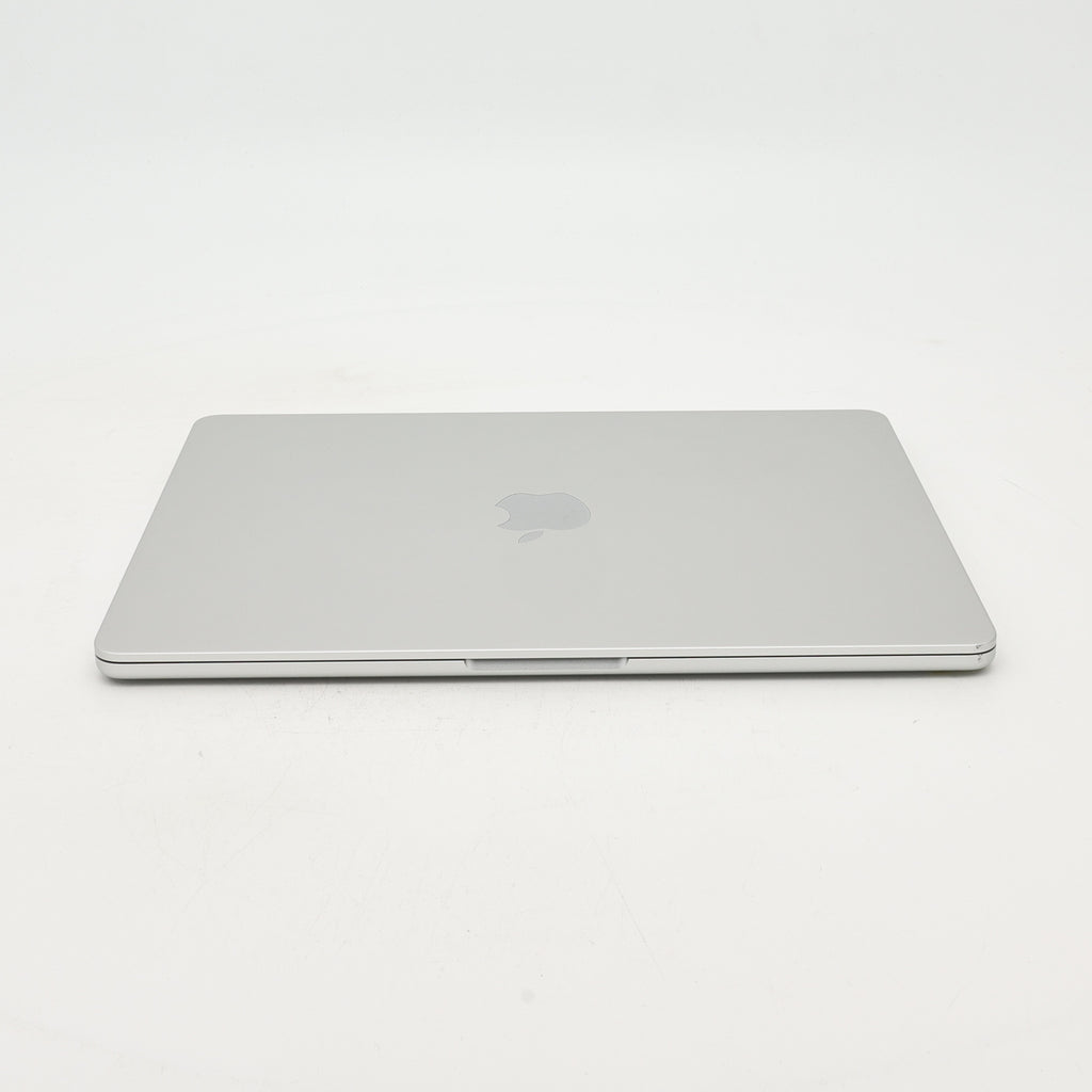 99新 Apple MacBook Air 22年 13寸 M2（8+10核） 8G RAM 512G SSD 銀色