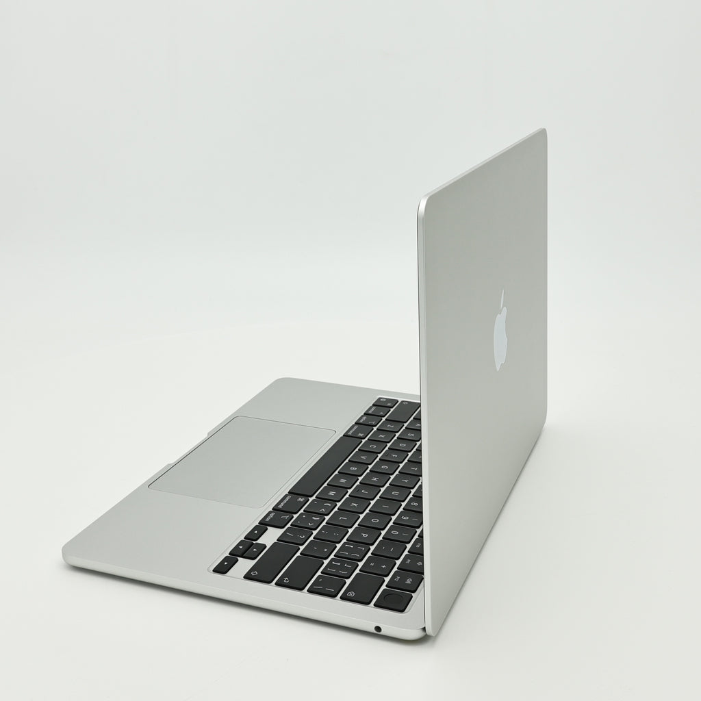 99新 Apple MacBook Air 22年 13寸 M2（8+8核） 8G RAM 256G SSD 銀色