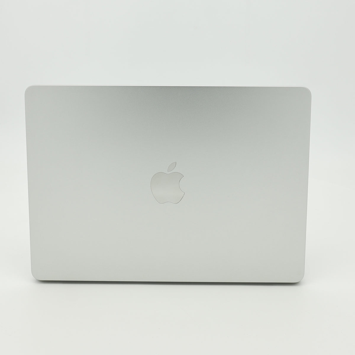 99新 Apple MacBook Air 22年 13寸 M2（8+8核） 8G RAM 256G SSD 銀色