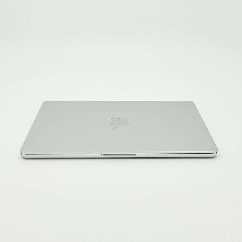 99新 Apple MacBook Air 22年 13寸 M2（8+8核） 8G RAM 256G SSD 銀色