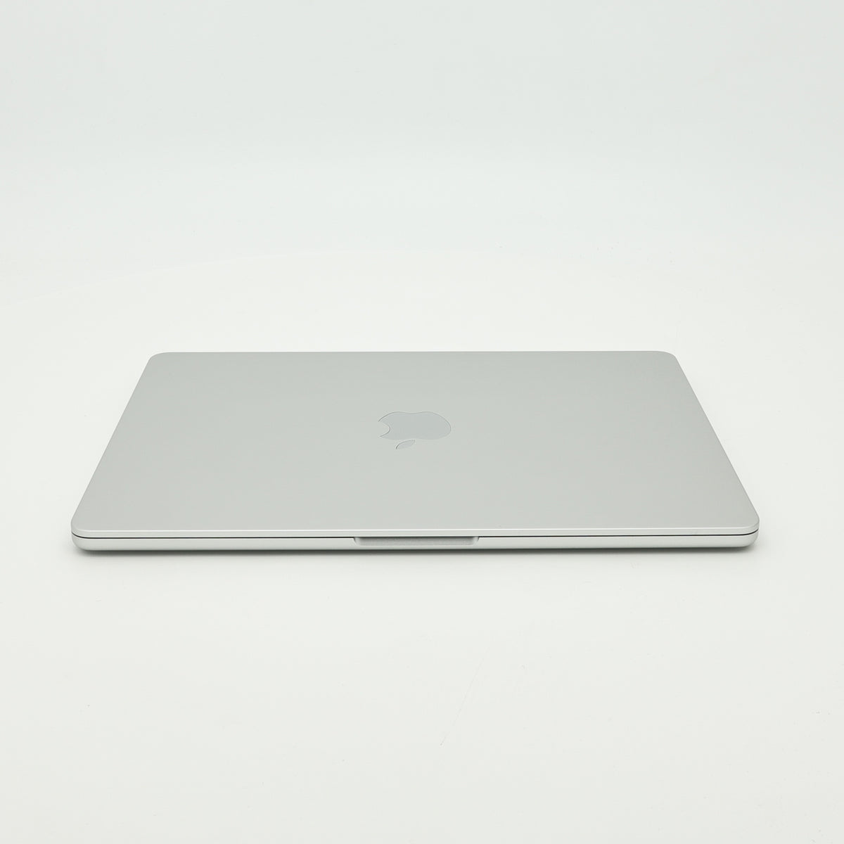 99新 Apple MacBook Air 22年 13寸 M2（8+8核） 8G RAM 256G SSD 銀色