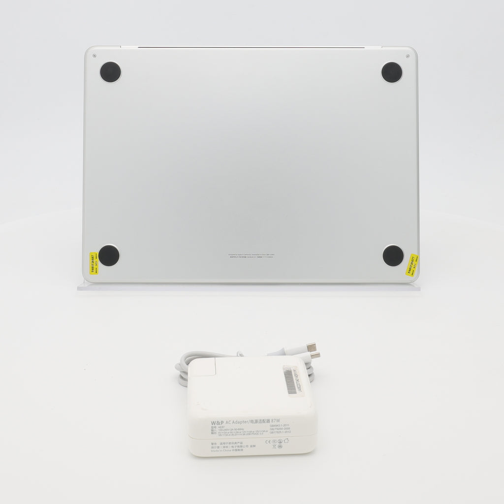 95新 Apple MacBook Air 22年 13寸 M2（8+8核） 8G RAM 256G SSD 銀色