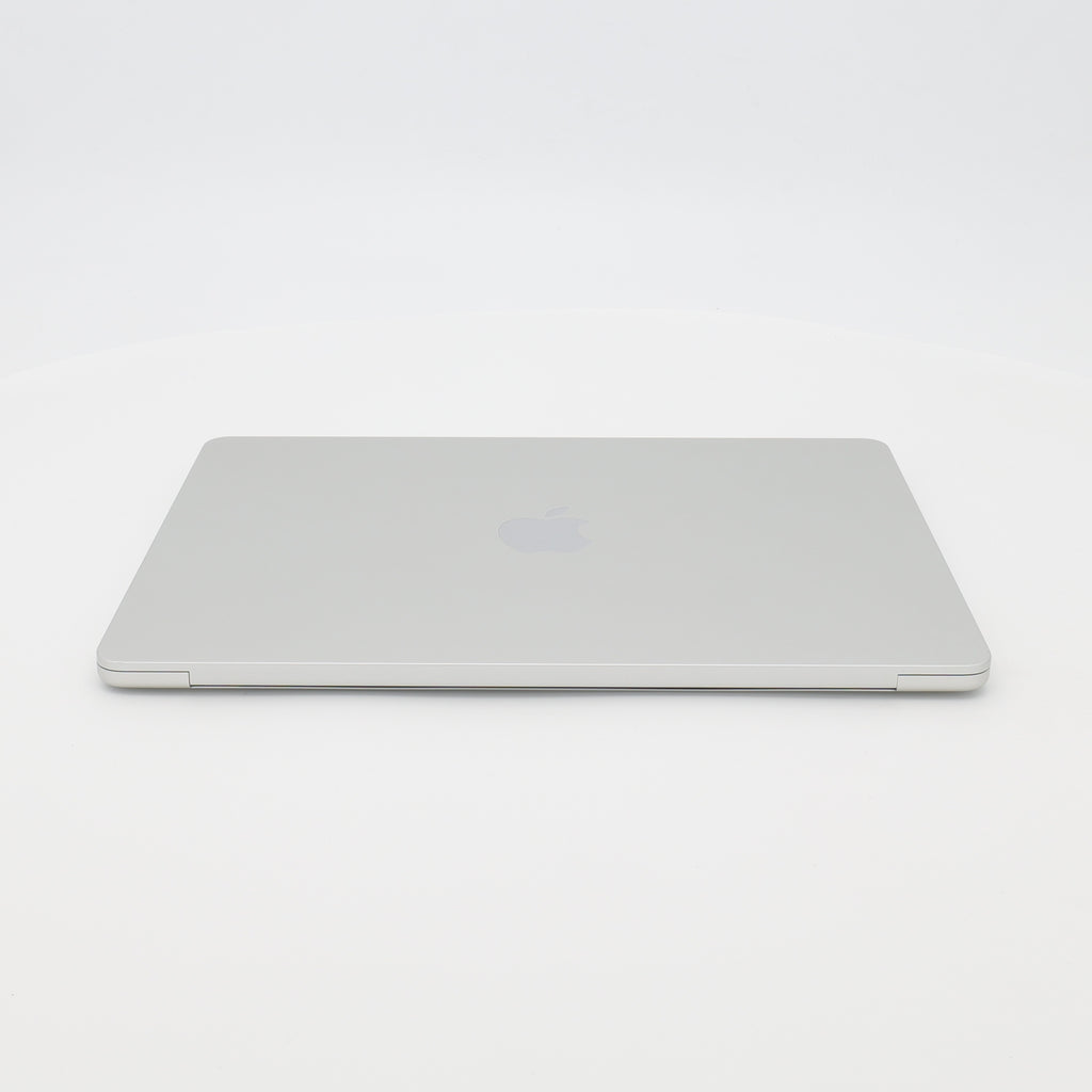 95新 Apple MacBook Air 22年 13寸 M2（8+8核） 8G RAM 256G SSD 銀色