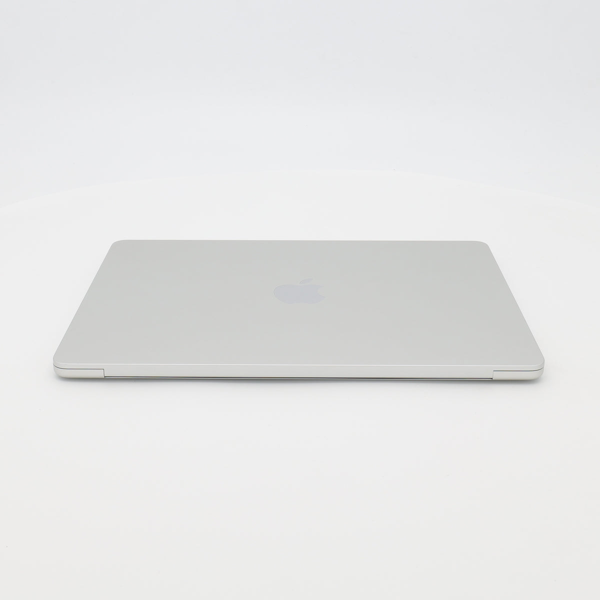 95新 Apple MacBook Air 22年 13寸 M2（8+8核） 8G RAM 256G SSD 銀色
