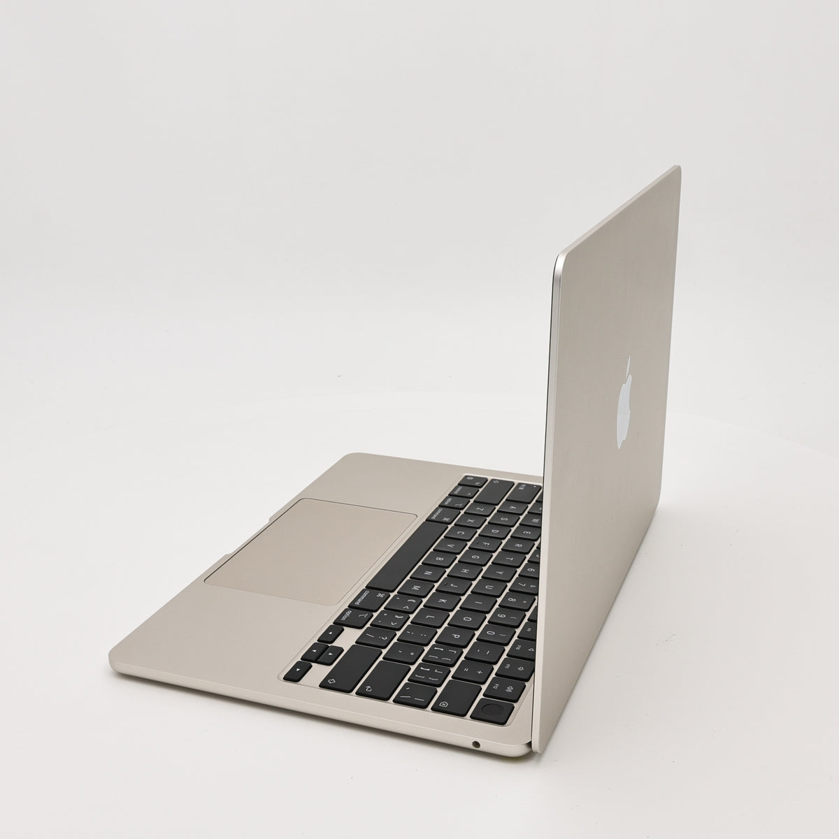 95新 Apple MacBook Air 22年 13寸 M2（8+10核） 8G RAM 512G SSD 星光色