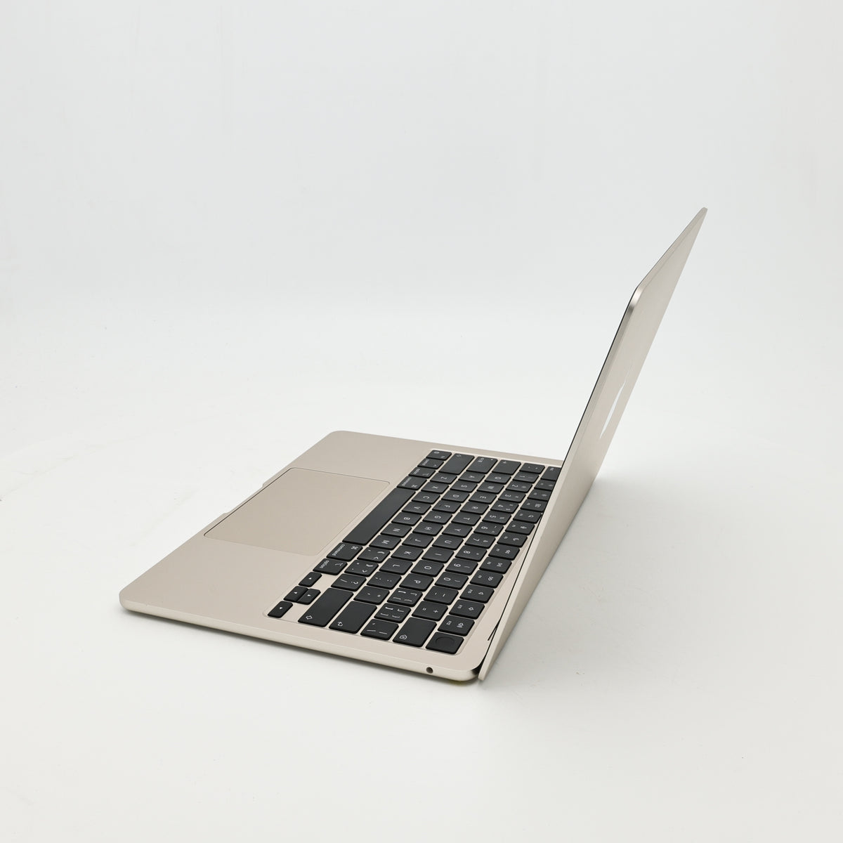 95新 Apple MacBook Air 22年 13寸 M2（8+8核） 16G RAM 256G SSD 星光色