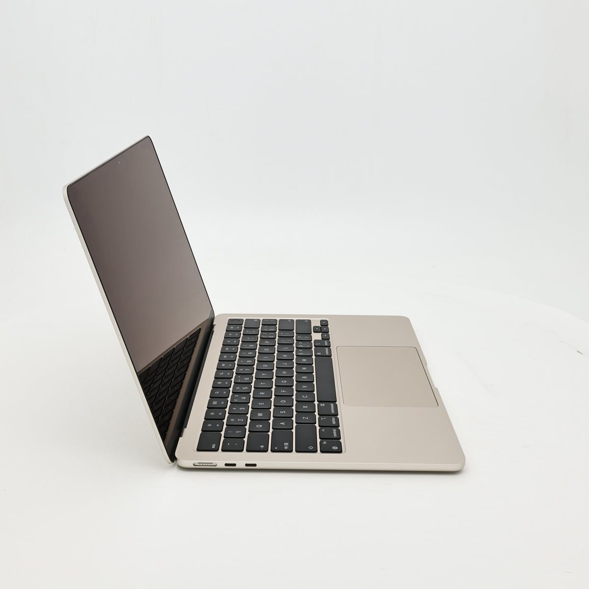 95新 Apple MacBook Air 22年 13寸 M2（8+8核） 16G RAM 256G SSD 星光色