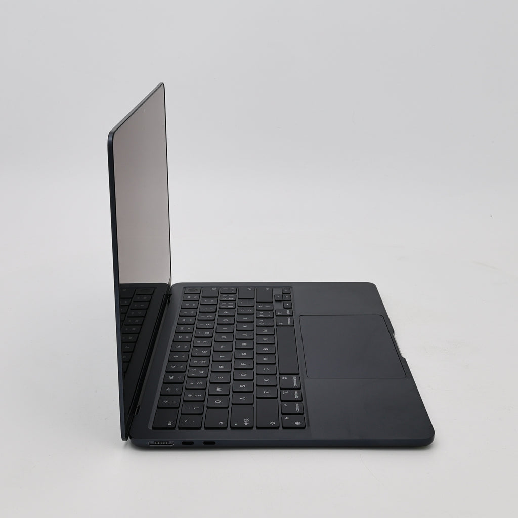 95新 Apple MacBook Air 22年 13寸 M2（8+8核） 8G RAM 256G SSD 午夜色