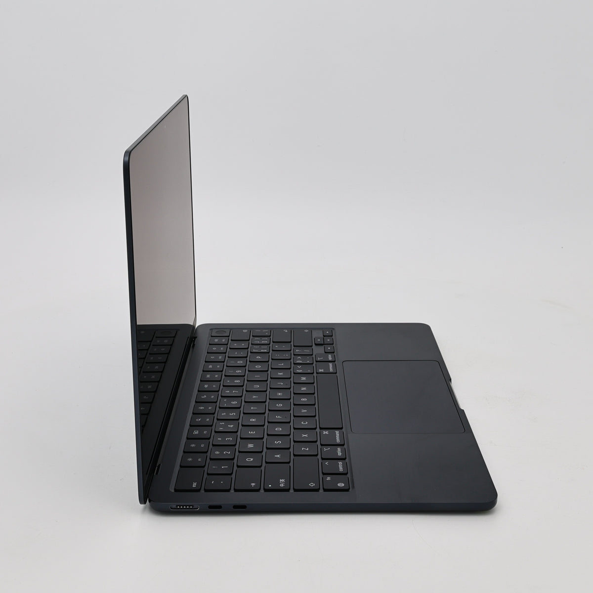 95新 Apple MacBook Air 22年 13寸 M2（8+8核） 8G RAM 256G SSD 午夜色