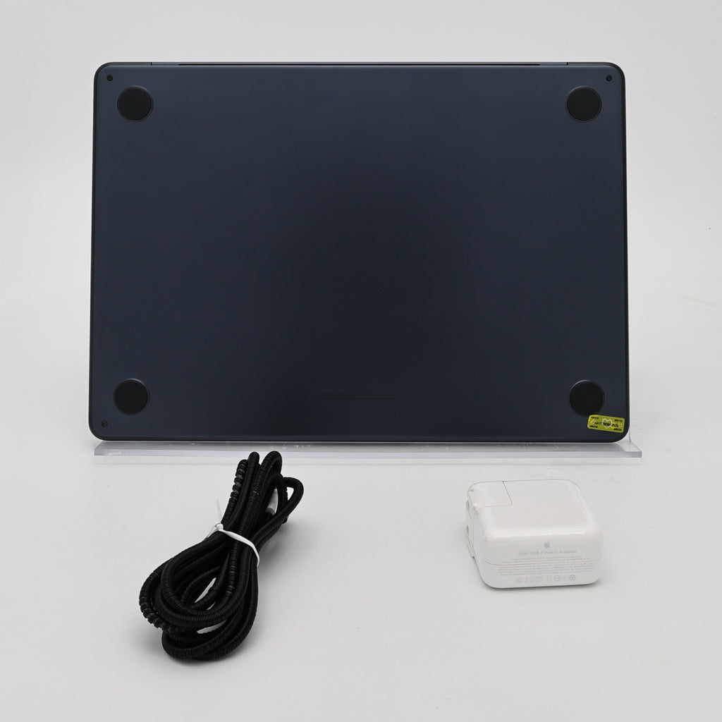 95新 Apple MacBook Air 22年 13寸 M2（8+8核） 8G RAM 256G SSD 午夜色