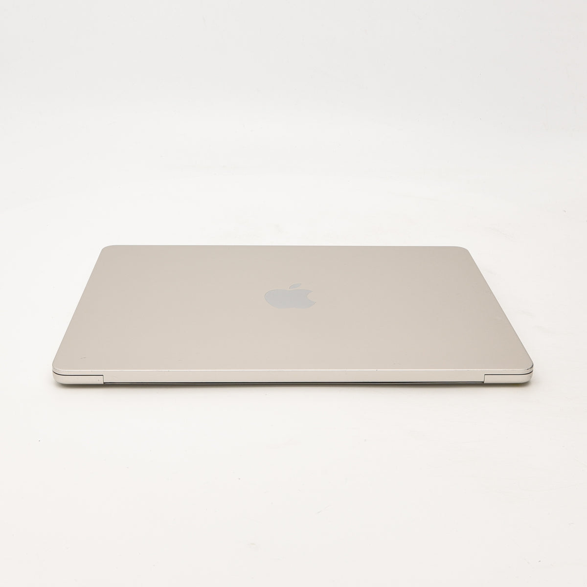 95新 Apple MacBook Air 22年 13寸 M2（8+8核） 8G RAM 256G SSD 星光色