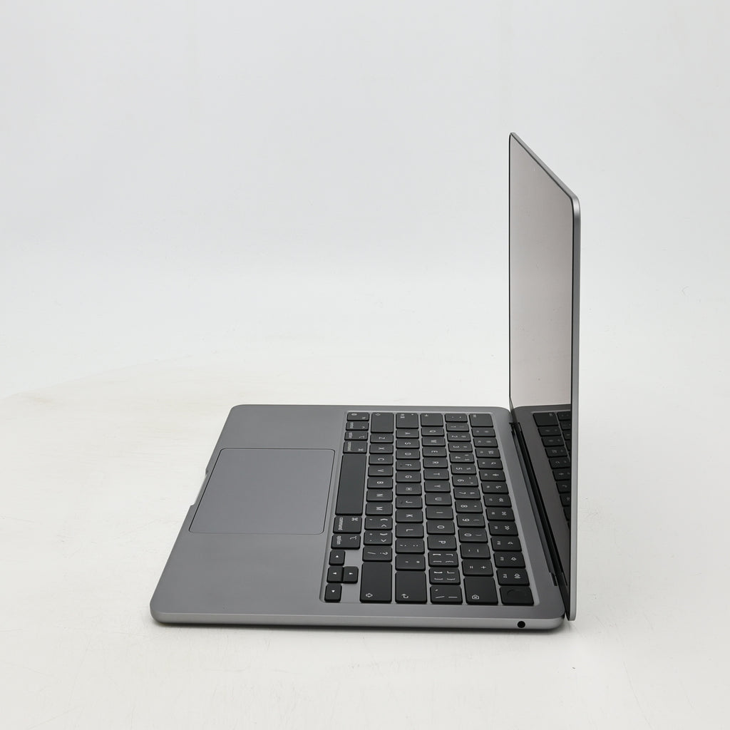95新 Apple MacBook Air 22年 13寸 M2（8+8核） 8G RAM 256G SSD 深空灰色
