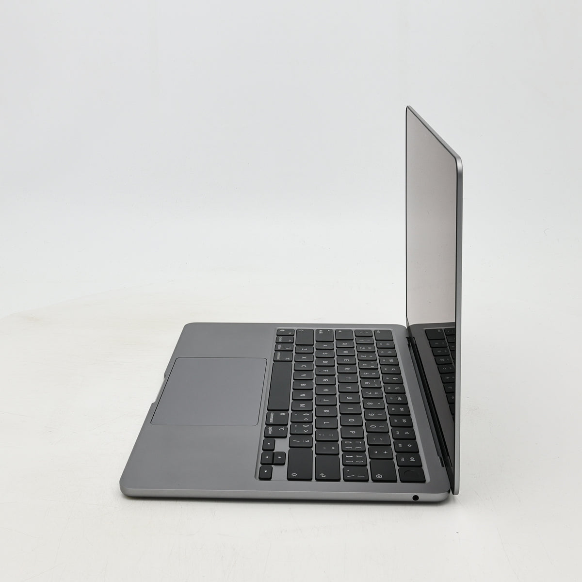 95新 Apple MacBook Air 22年 13寸 M2（8+8核） 8G RAM 256G SSD 深空灰色