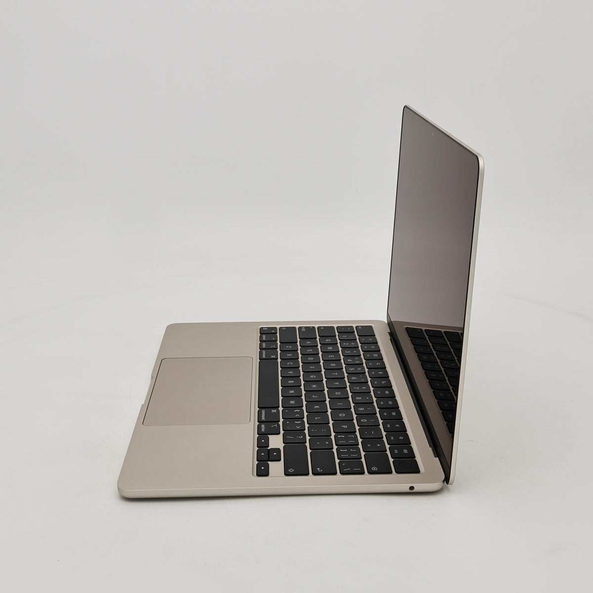 95新 Apple MacBook Air 22年 13寸 M2（8+8核） 8G RAM 256G SSD 星光色