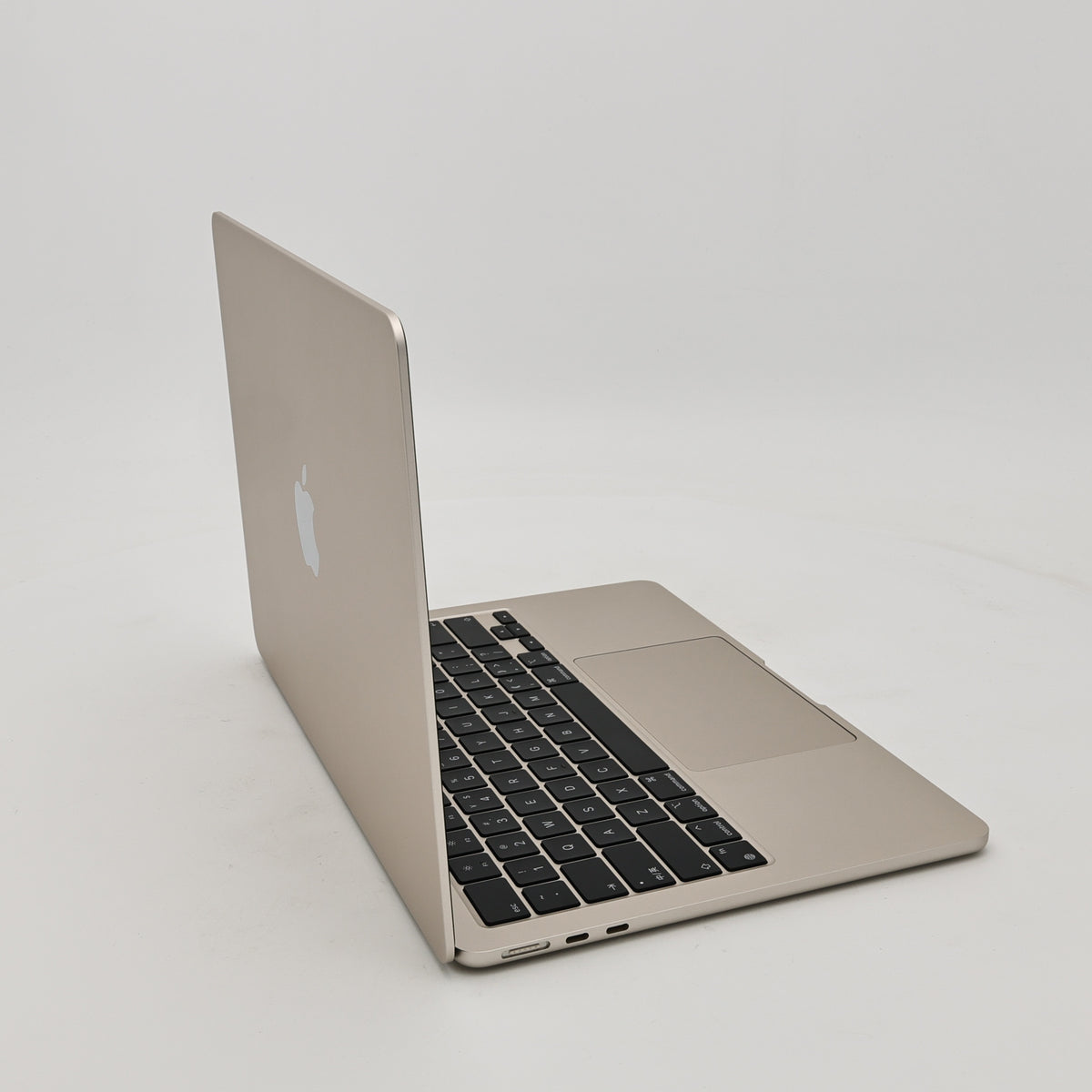 95新 Apple MacBook Air 22年 13寸 M2（8+8核） 8G RAM 256G SSD 星光色
