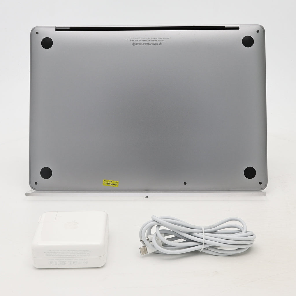 99新 Apple MacBook Pro 22年 13寸 M2（8+10核） 8G RAM 512G SSD 深空灰色