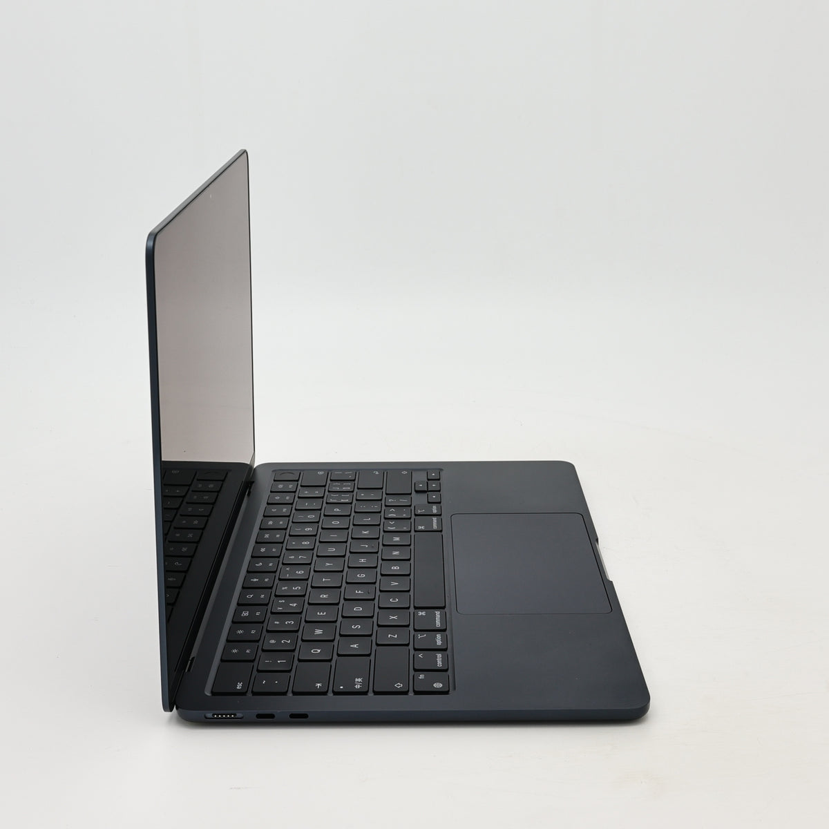 95新 Apple MacBook Air 22年 13寸 M2（8+8核） 16G RAM 256G SSD 午夜色