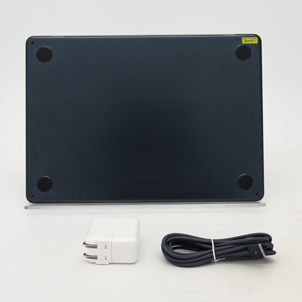 95新 Apple MacBook Air 22年 13寸 M2（8+8核） 16G RAM 256G SSD 午夜色