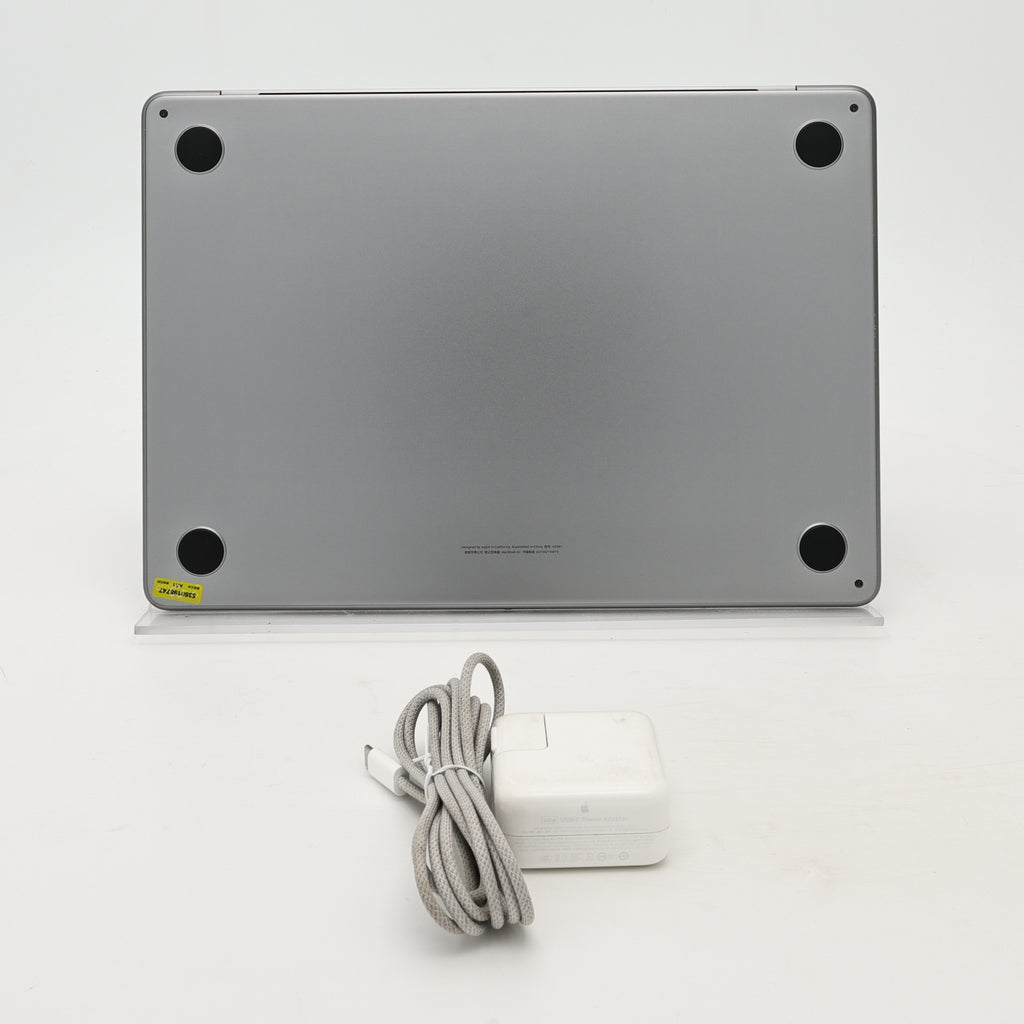 95新 Apple MacBook Air 22年 13寸 M2（8+8核） 8G RAM 256G SSD 深空灰色