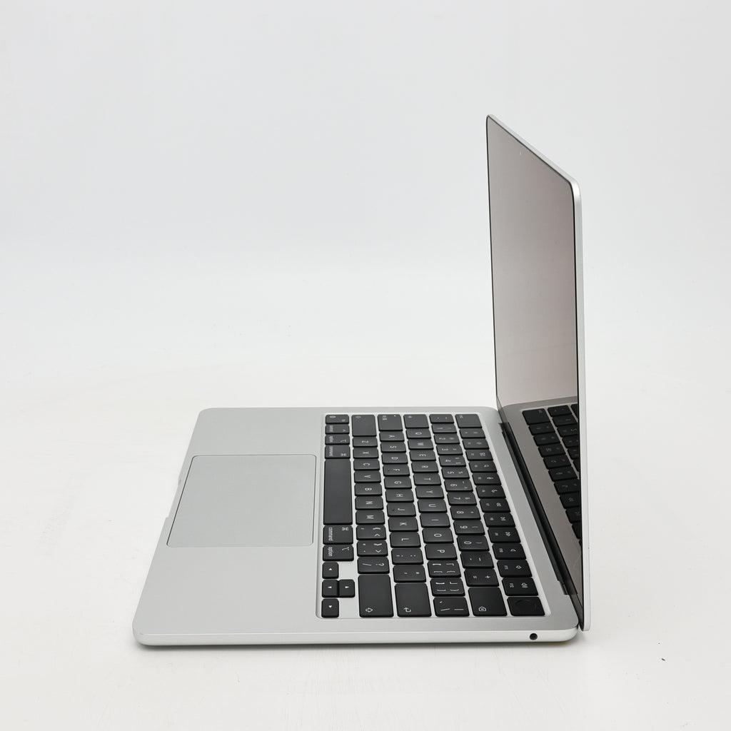 95新 Apple MacBook Air 22年 13寸 M2（8+8核） 8G RAM 256G SSD 銀色