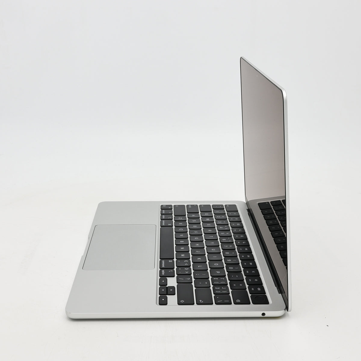 95新 Apple MacBook Air 22年 13寸 M2（8+8核） 8G RAM 256G SSD 銀色