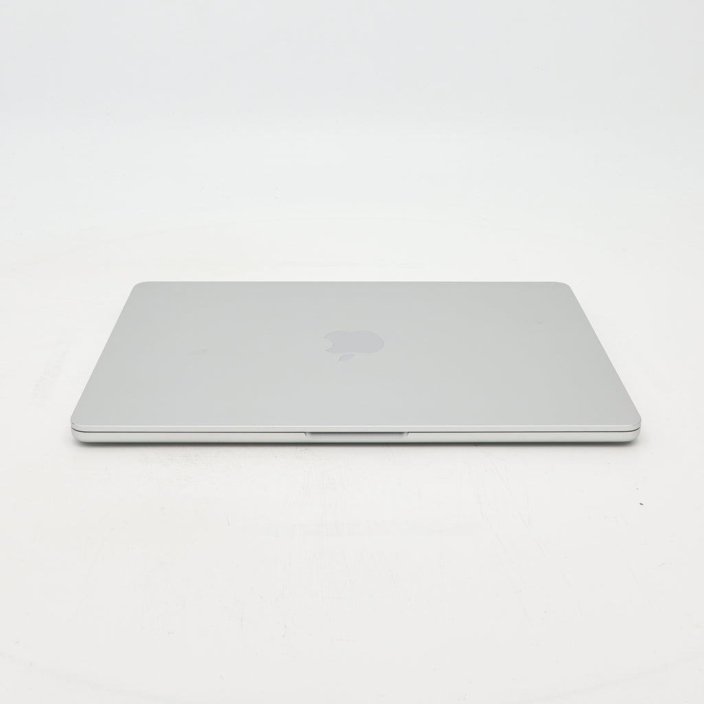 95新 Apple MacBook Air 22年 13寸 M2（8+8核） 8G RAM 256G SSD 銀色