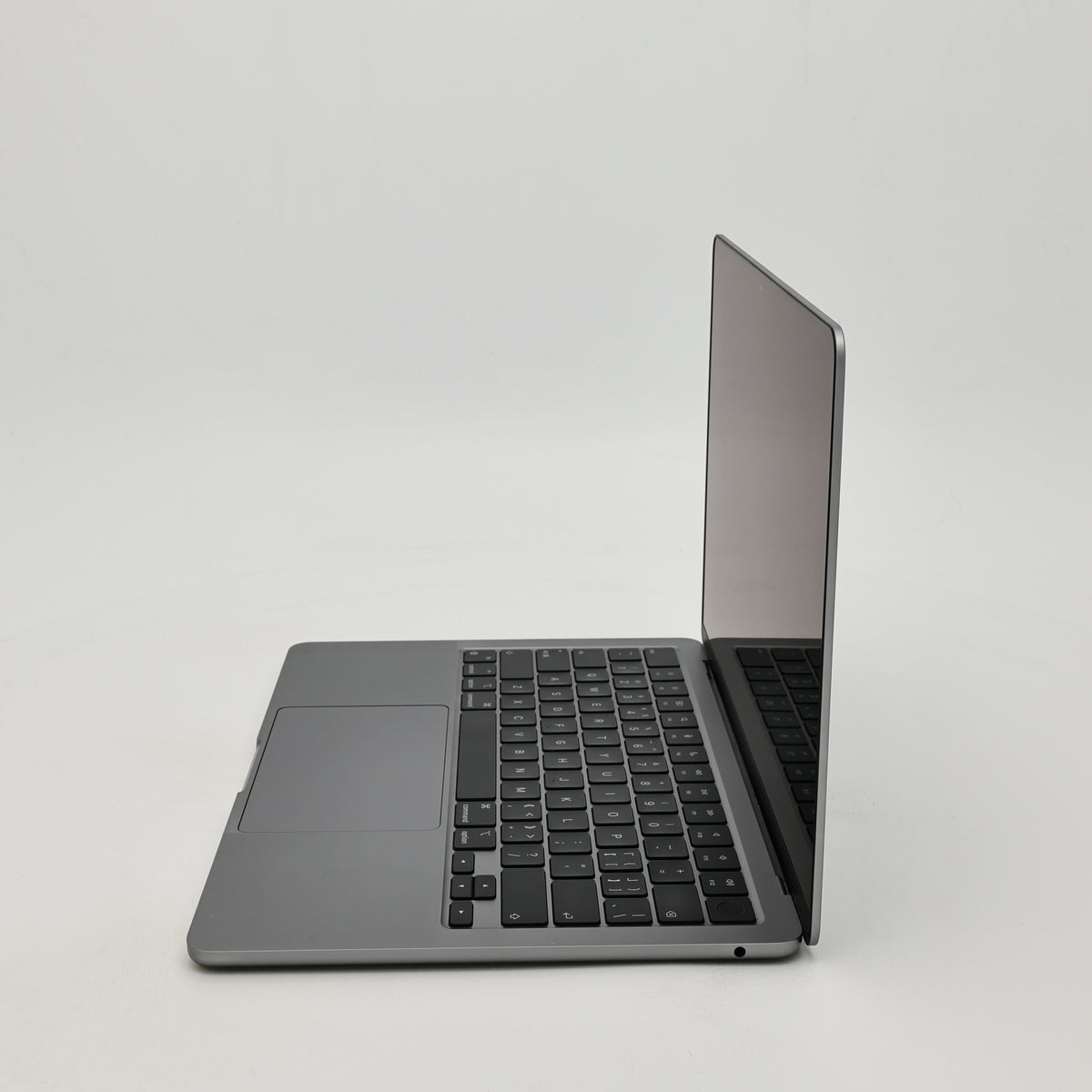 95新 Apple MacBook Air 22年 13寸 M2（8+8核） 8G RAM 256G SSD 深空灰色