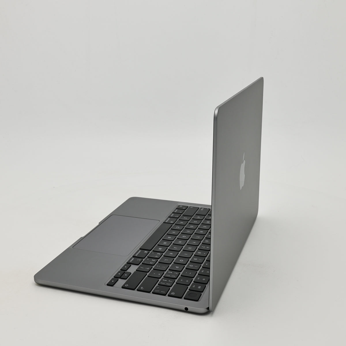95新 Apple MacBook Air 22年 13寸 M2（8+8核） 8G RAM 256G SSD 深空灰色