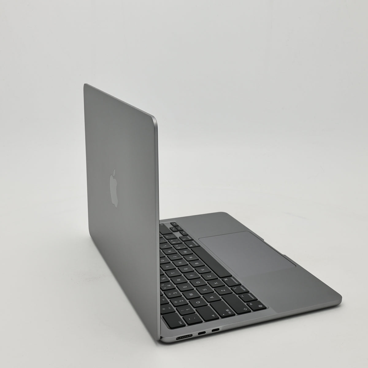95新 Apple MacBook Air 22年 13寸 M2（8+8核） 8G RAM 256G SSD 深空灰色