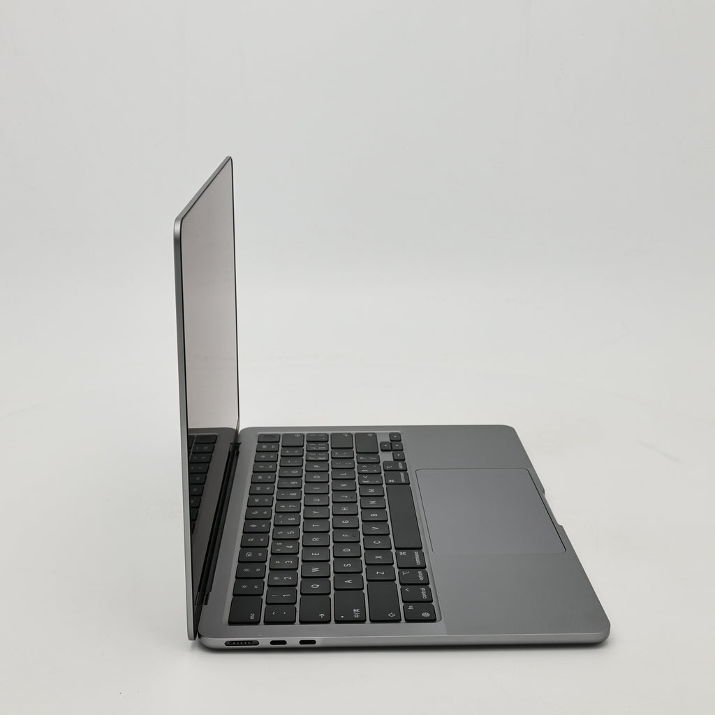 95新 Apple MacBook Air 22年 13寸 M2（8+8核） 8G RAM 256G SSD 深空灰色