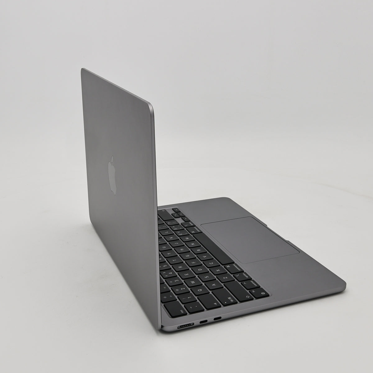 95新 Apple MacBook Air 22年 13寸 M2（8+8核） 8G RAM 256G SSD 深空灰色