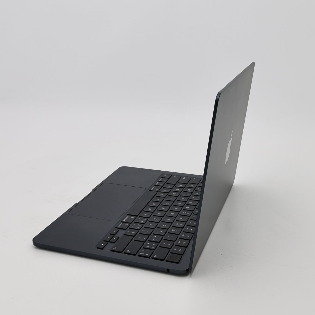 95新 Apple MacBook Air 22年 13寸 M2（8+8核） 16G RAM 256G SSD 午夜色